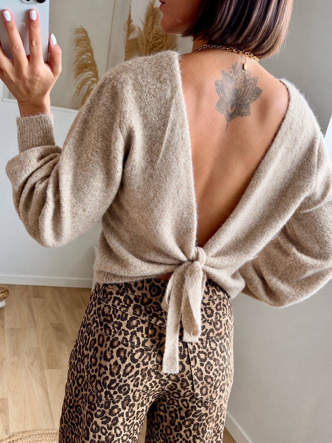 Pull LÉONE dos nu beige
