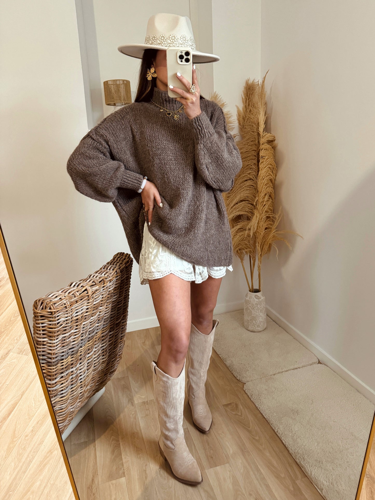 ELY beige sweater