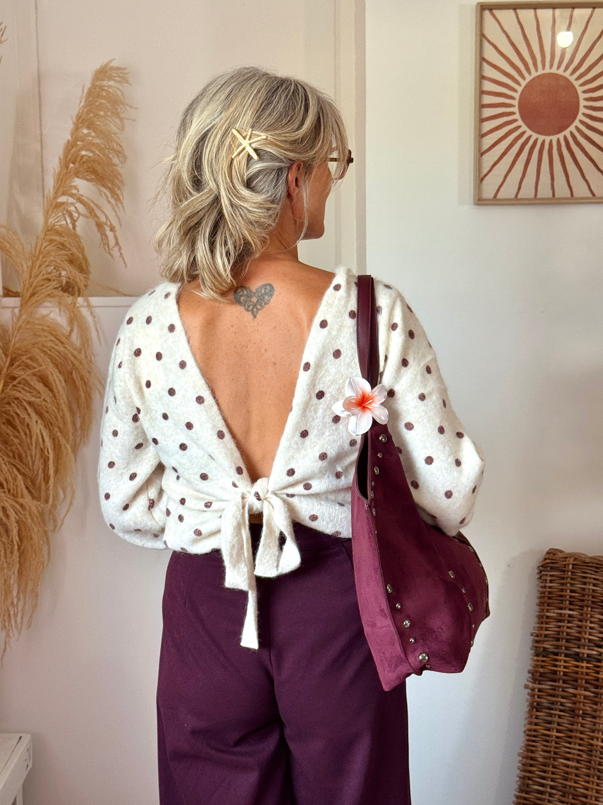 Pull LÉONE dos nu à pois